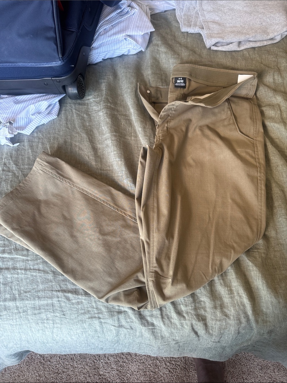 Under Armour Men's Khaki Performance Chinos - Olive Tan